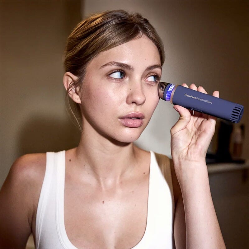 TheraFace Depuffing Wand - Therabody 7