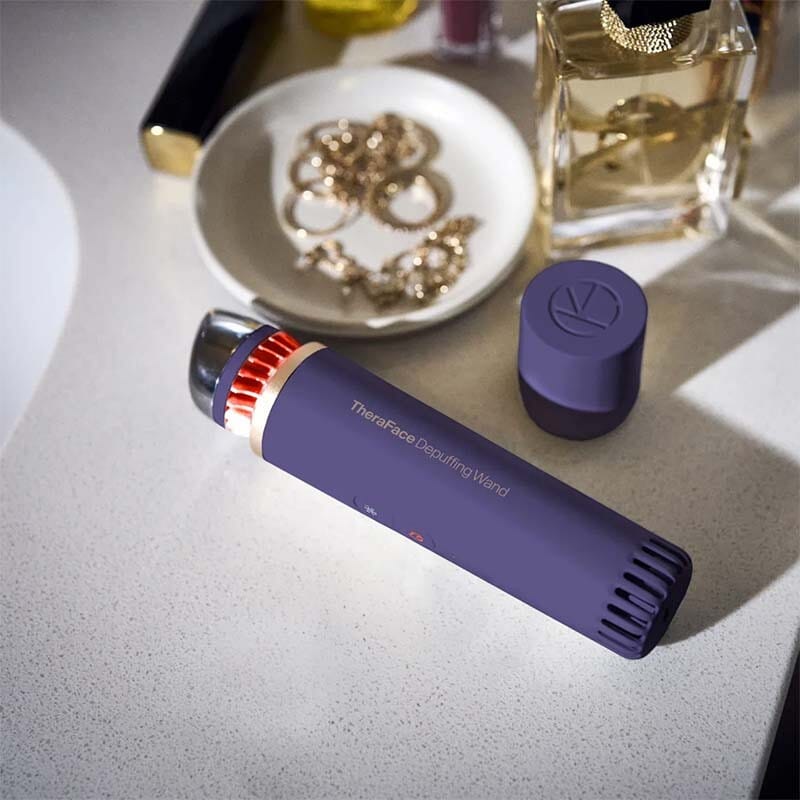 TheraFace Depuffing Wand - Therabody 11