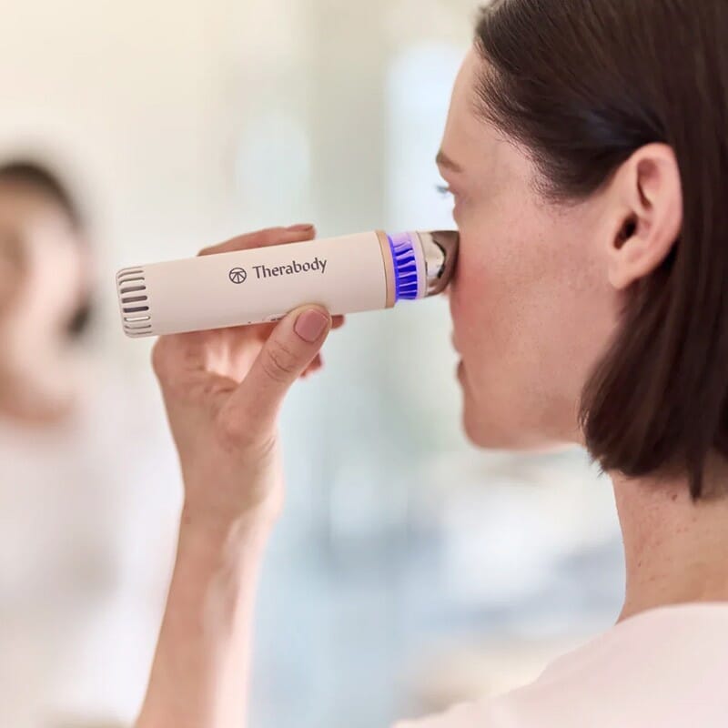 TheraFace Depuffing Wand - Therabody 4