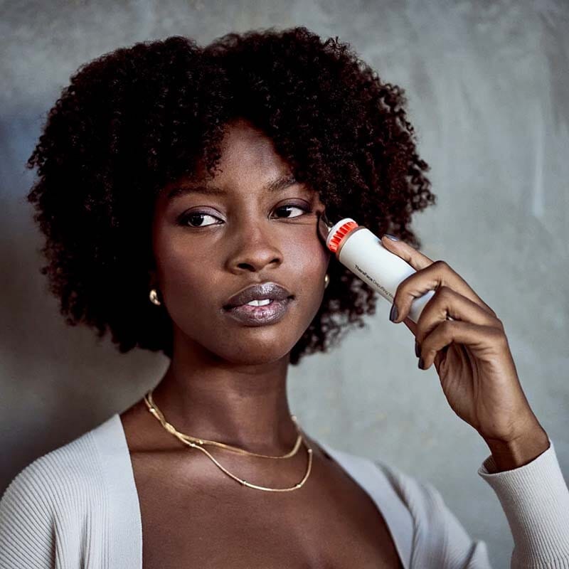 TheraFace Depuffing Wand - Therabody 3